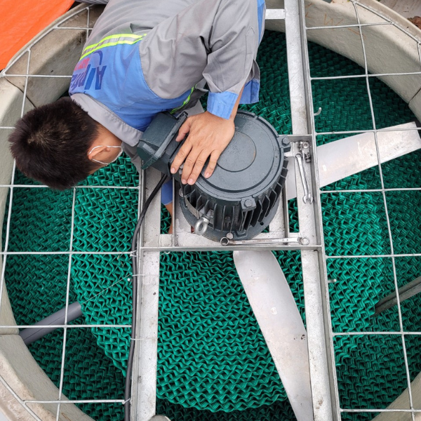 Lắp đặt cánh quạt tháp giải nhiệt